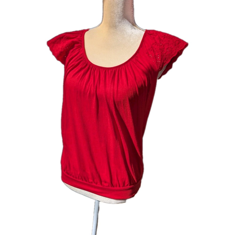 Elle Women Size M Blouse Red Eyelet Cap Sleeves Waistband Casual Business Travel